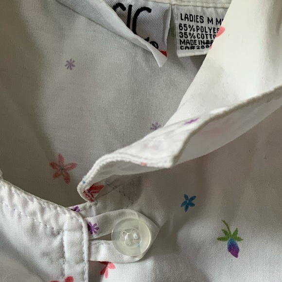 Sleeveless Button Up Tank - Picture 3 of 9